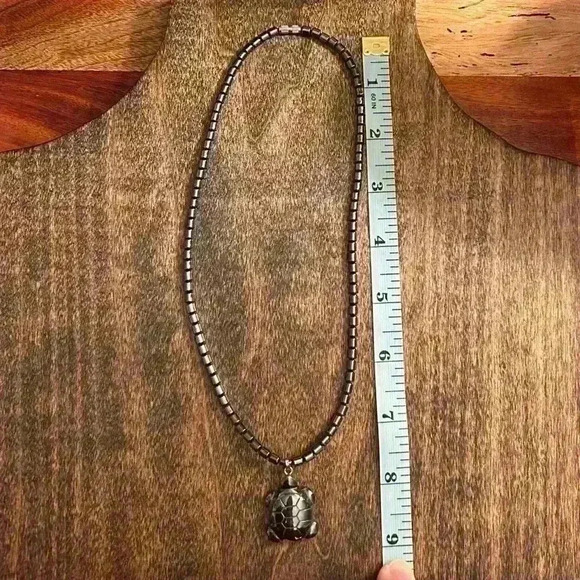 𝅺Hematite Turtle Beaded Necklace - Picture 2 of 4